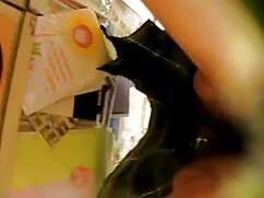 Xem như bạn gái cam  ...