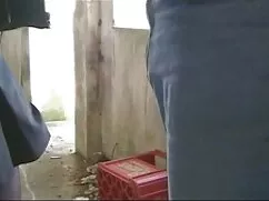 Bà nội trợ buồn chán ...