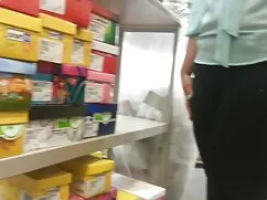 Thất nghiệp gái bán, ...