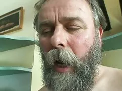 Khám phá âm hộ của c ...