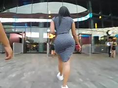 Erica nuôi dạy phim  ...